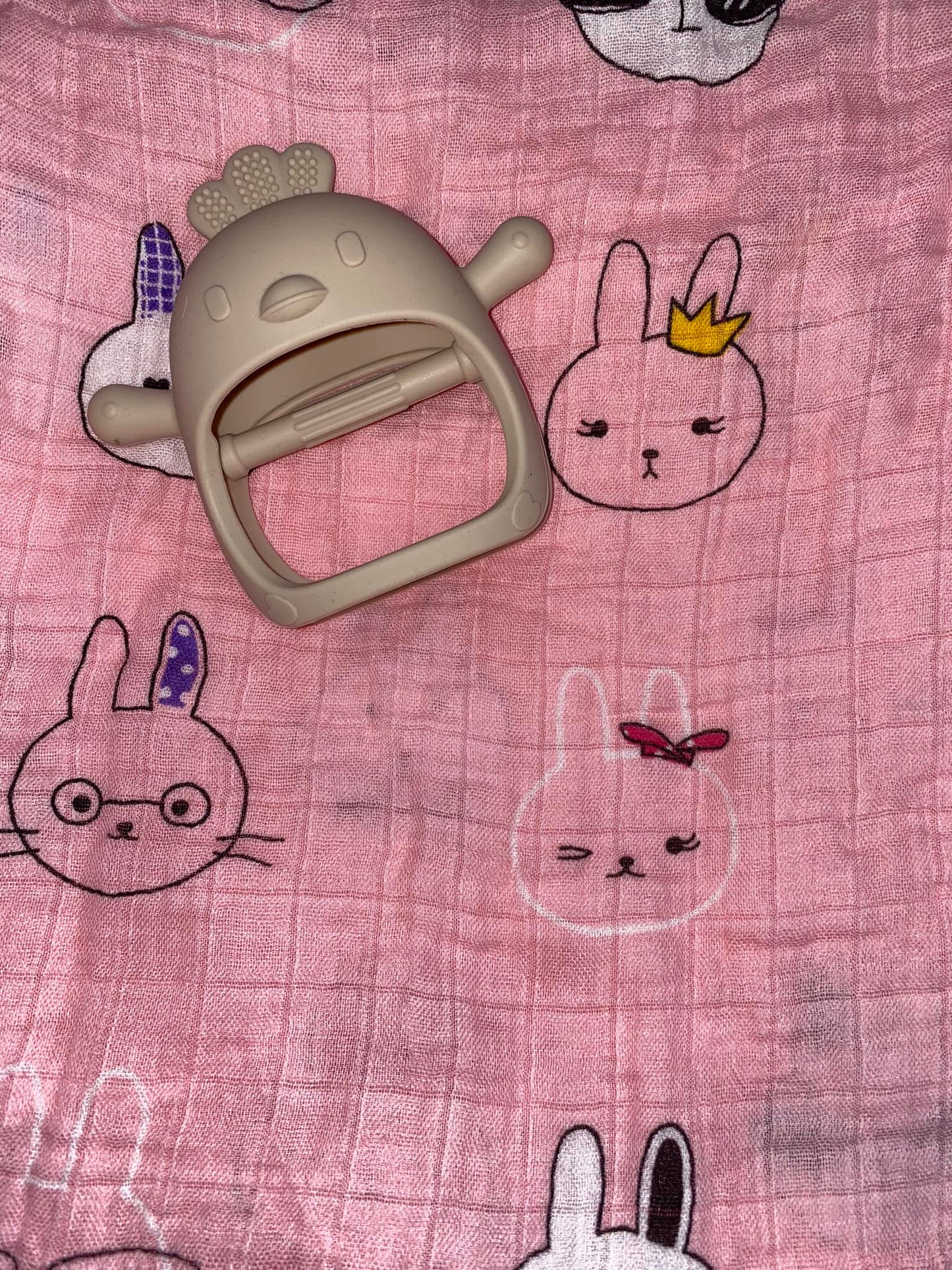 Muslin wrap - Bunnies on Pink