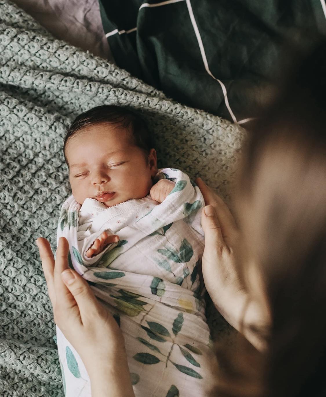 Bamboo/Cotton Muslin wrap - Sloth