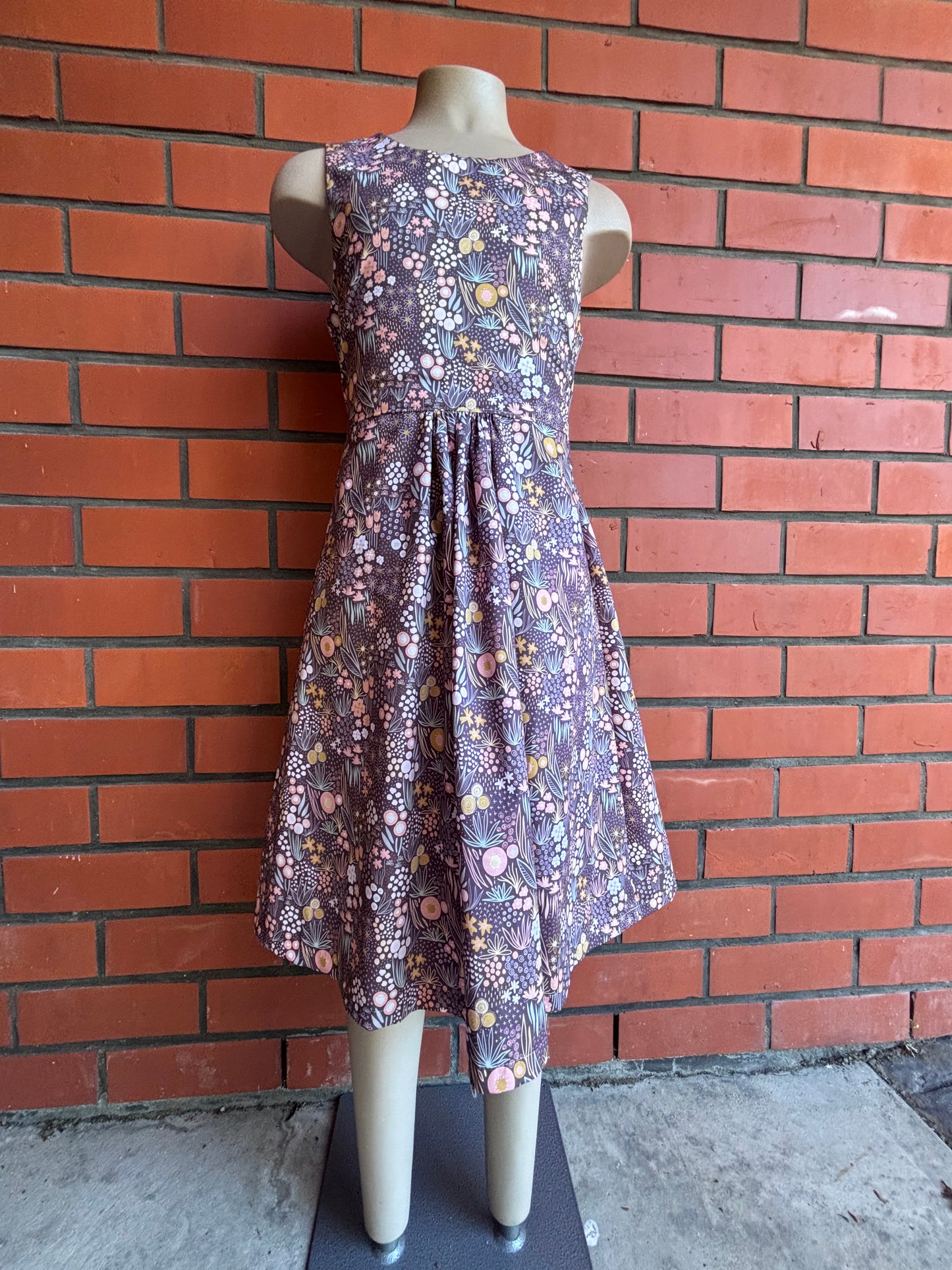 Hand drawn floral on brown size 8 dress